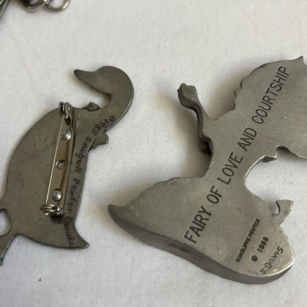 Vintage 1980s lot of signed pewter figures and pins - Picture 6 of 10